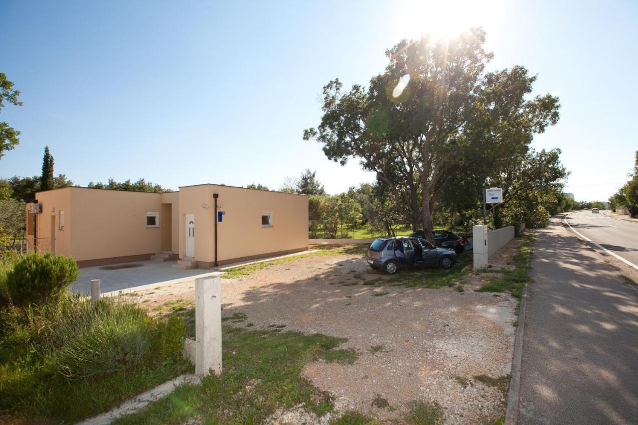 Apartmani Lea Starigrad Paklenica Eksteriør billede