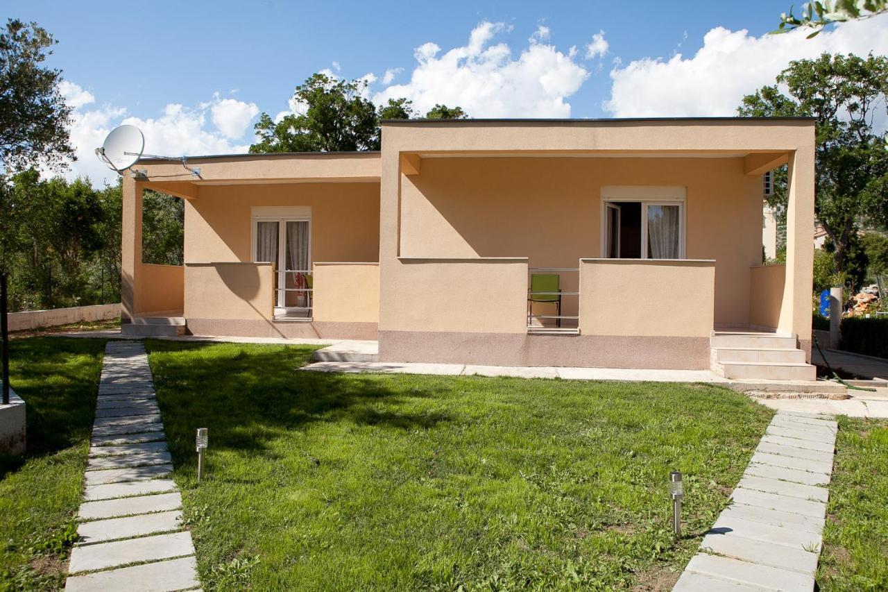 Apartmani Lea Starigrad Paklenica Eksteriør billede